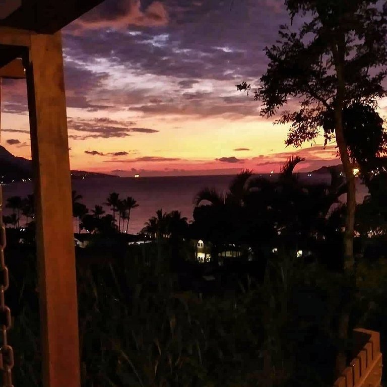 Suíte 01 - Piso Superior com Vista Mar e Montanha