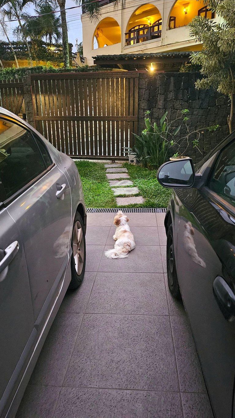 Suíte 01 - Piso Superior com Vista Mar e Montanha