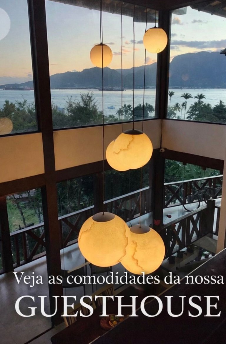 Suíte 01 - Piso Superior com Vista Mar e Montanha