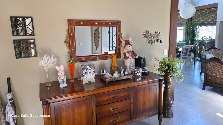 Suíte 01 - Piso Superior com Vista Mar e Montanha