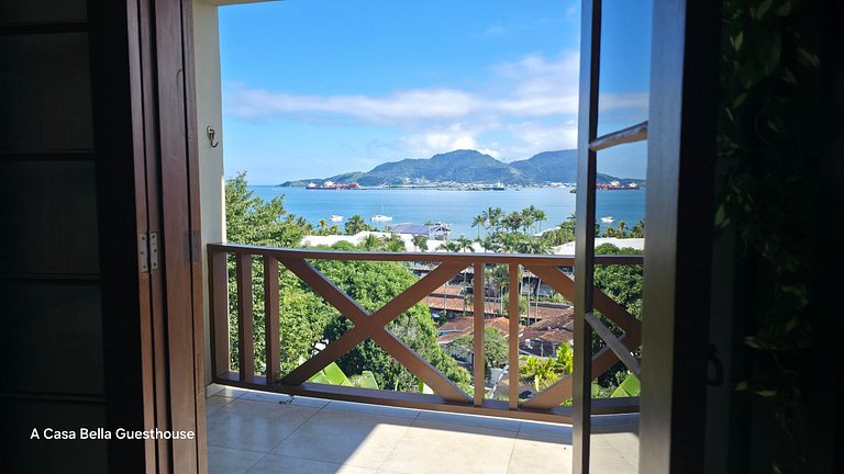 Suíte 03 - Piso Térreo com Varanda Vista 180°